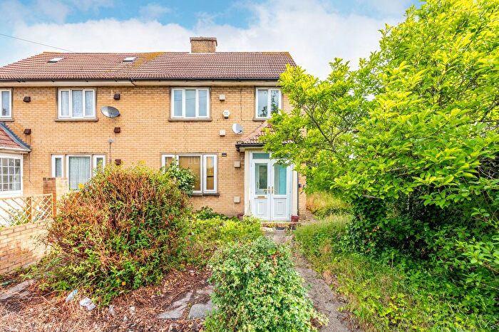 3 Bedroom Semi Detached House For Sale In Windsor Road, Hounslow, TW4