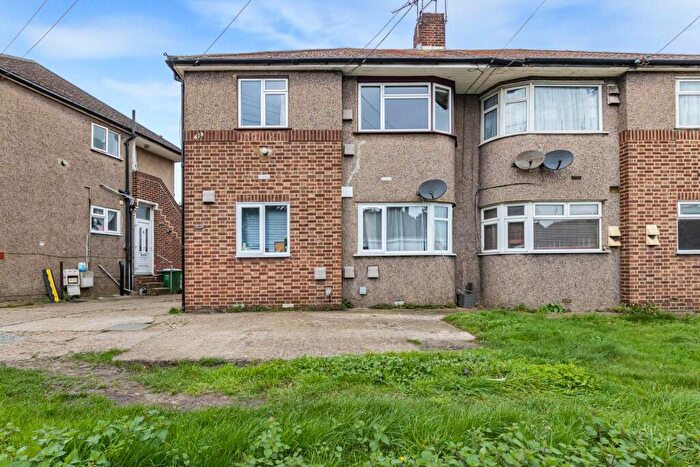 2 Bedroom Maisonette For Sale In Perry Street, Crayford, Dartford, DA1