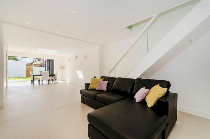 4 Bedroom Bungalow To Rent In Carew Road, Walpole Park, London, W13