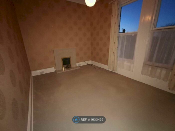 2 Bedroom Flat To Rent In Fulford Rd, Scarborough, YO11