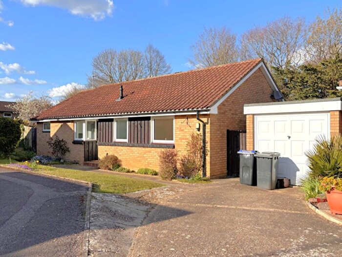 3 Bedroom Bungalow For Sale In Dents Close, Letchworth Garden City, SG6