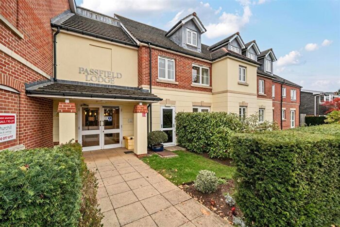 1 Bedroom Retirement Property For Sale In Passfield Lodge, Lightwater, Surrey, GU18