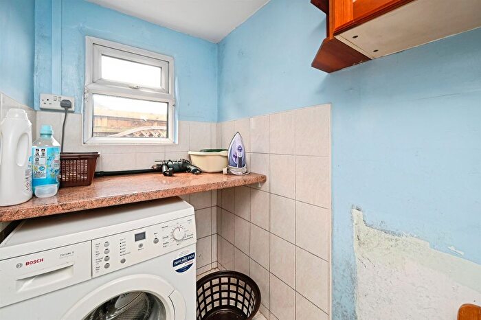 2 Bedroom Semi-Detached Bungalow For Sale In Pennine Avenue, Riddings, Alfreton, DE55