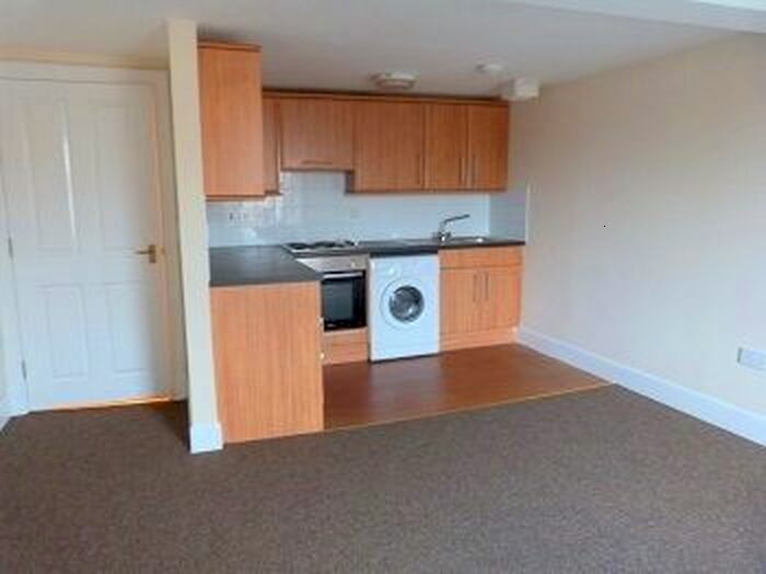2 Bedroom Flat To Rent In Princes Street, Perth, PH2