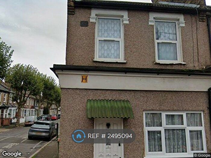 2 Bedroom Maisonette To Rent In Clacton Road, London, E6