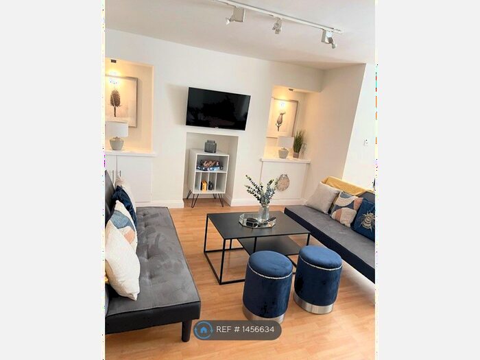 1 Bedroom Flat To Rent In Swindon, Swindon, SN1