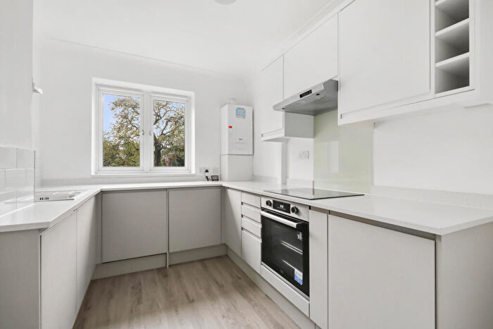 2 Bedroom Apartment To Rent In Highbury New Park, London, N5