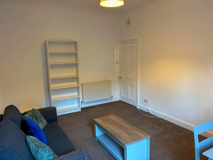 2 Bedroom Flat To Rent In Gorgie Road, Gorgie, Edinburgh, EH11