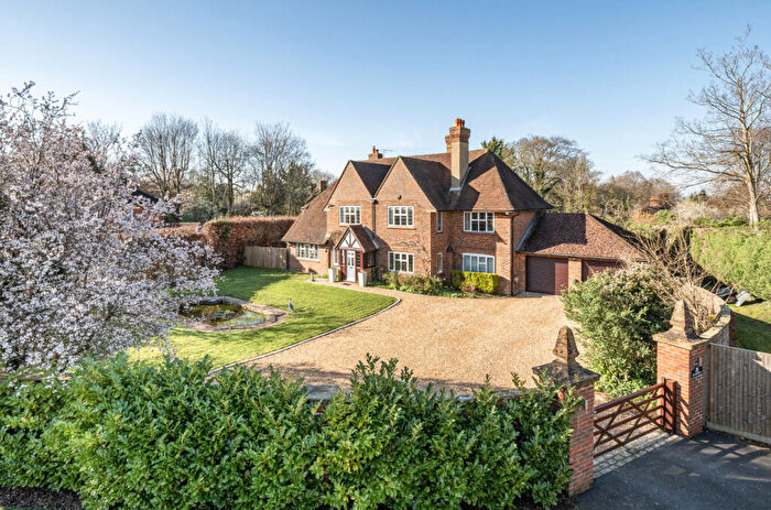 5 Bedroom Detached House For Sale In Downsway, Merrow, Guildford, Surrey, GU1
