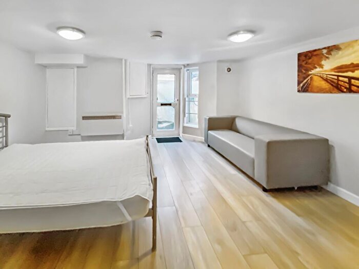 1 Bedroom Flat To Rent In Aston Street, Oxford, OX4