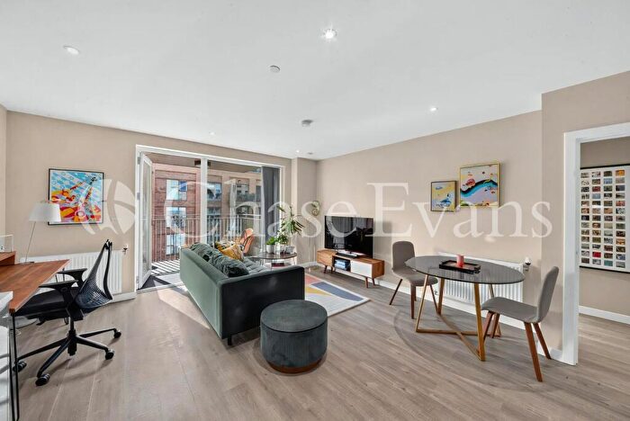 1 Bedroom Flat For Sale In A Thomas Road, Limehouse, London, E14