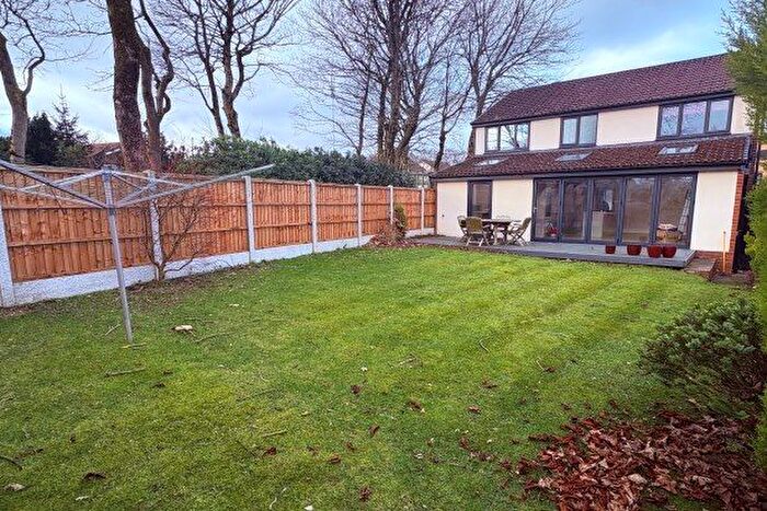 5 Bedroom Property To Rent In Ainsworth Road, Bury, BL8