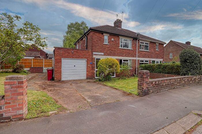 3 Bedroom Semi-Detached House For Sale In Burghley Road, Scunthorpe, DN16