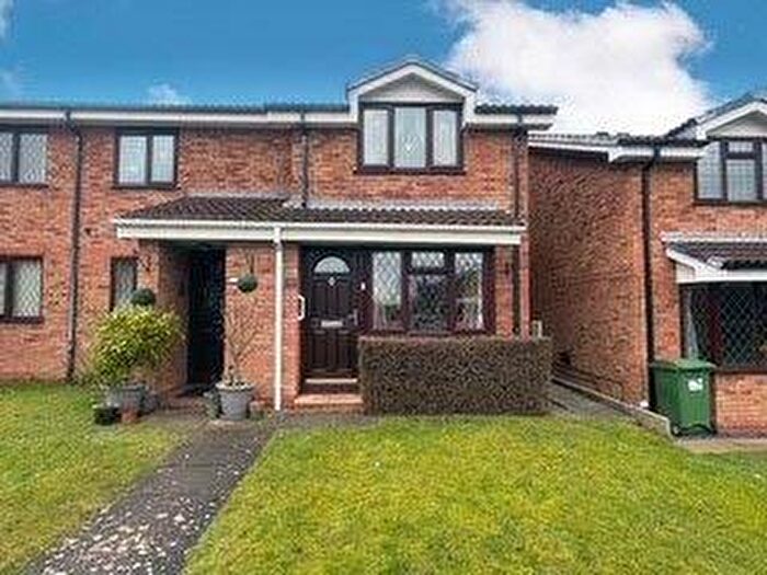 2 Bedroom Flat To Rent In Oakhill Drive, Brierley Hill, DY5