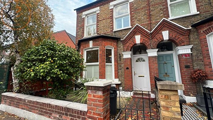 2 Bedroom Property To Rent In Franche Court Road, London, SW17