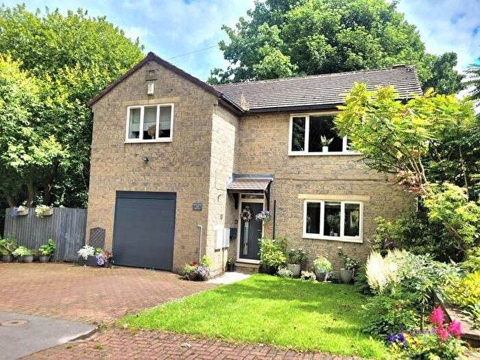 5 Bedroom Detached House For Sale In Benn Lane, Longwood, Huddersfield, HD3