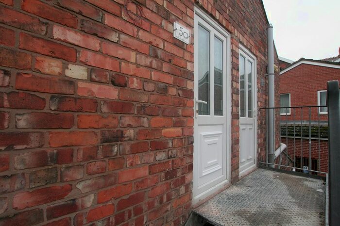 1 Bedroom Flat To Rent In Exeter Road, Ellesmere Port, Cheshire., CH65