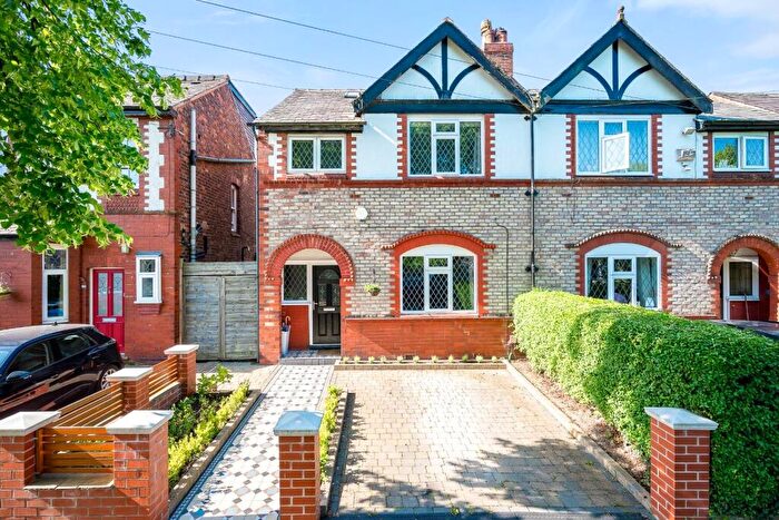 5 Bedroom Semi-Detached House For Sale In Atwood Road, Didsbury, M20