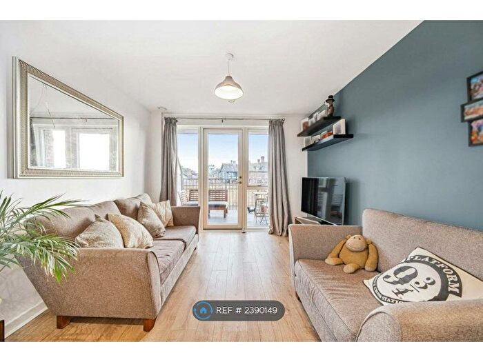 2 Bedroom Flat To Rent In Adenmore Road, London, SE6