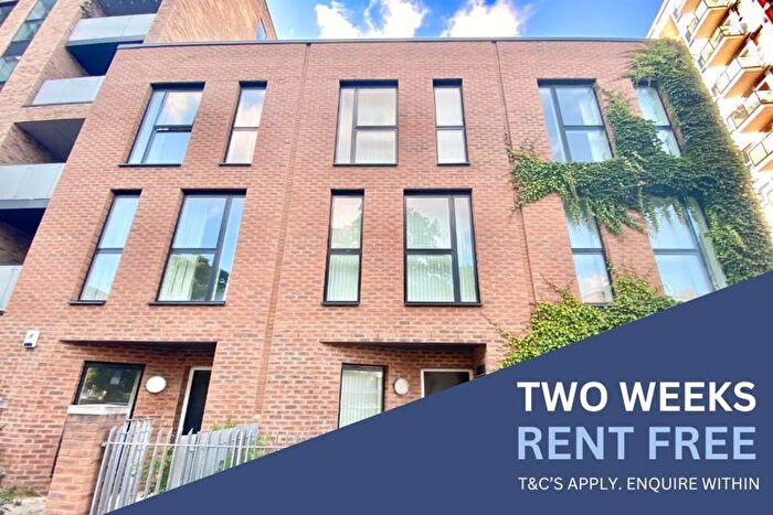 4 Bedroom Terraced House To Rent In Samuel Street, London, E8