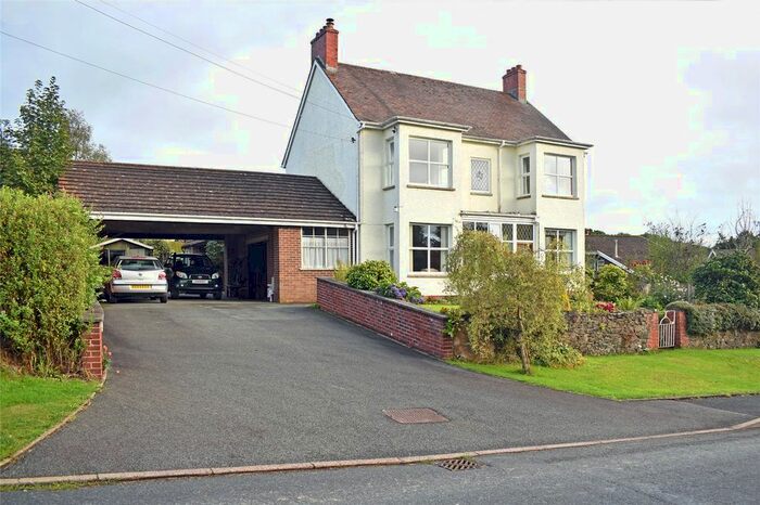 4 Bedroom Detached House To Rent In Cefnllys Lane, Llandrindod Wells, Powys, LD1