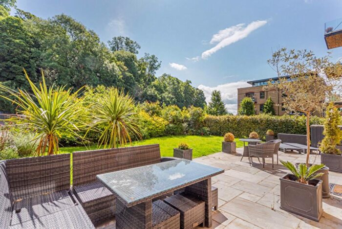 2 Bedroom Apartment To Rent In Glen Island Maidenhead, SL6