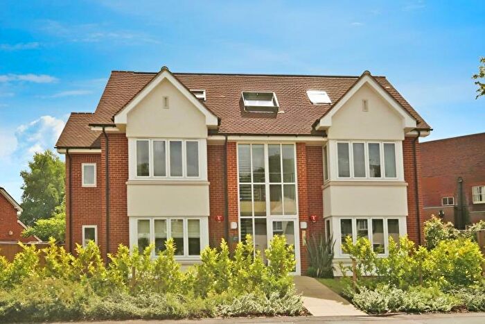 2 Bedroom Flat To Rent In Belvedere, West Byfleet, KT14