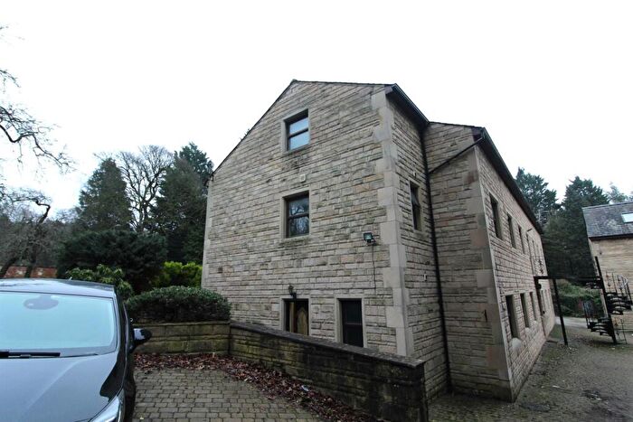 2 Bedroom Flat To Rent In Woodleigh Hall Mews, Rawdon, LS19