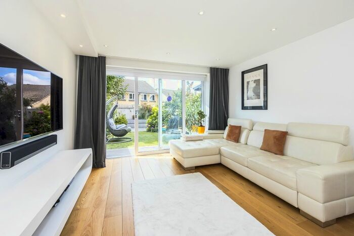 4 Bedroom Flat To Rent In Commerell Street, London, SE10