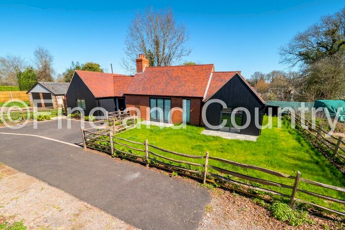 3 Bedroom Bungalow To Rent In Woodmansterne Street, Banstead, Surrey, SM7