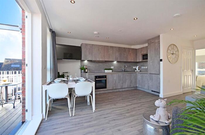 2 Bedroom Apartment To Rent In Gordon Road, Sheffield, S11