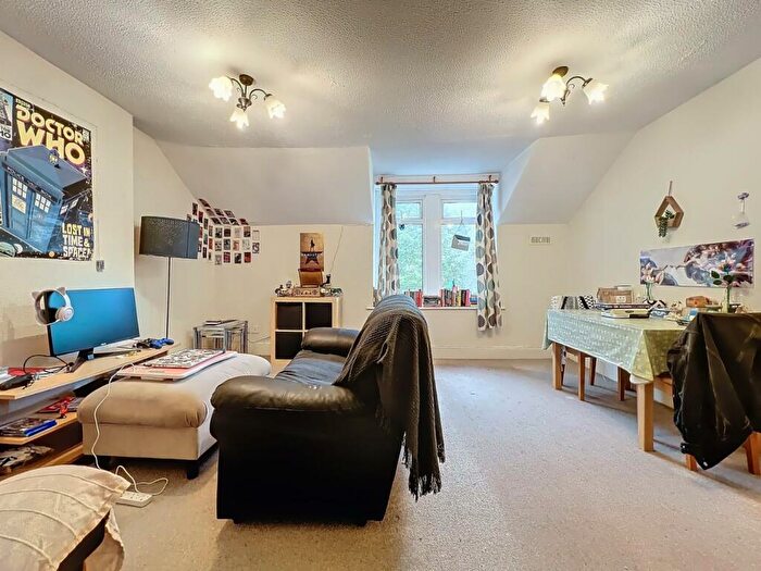 1 Bedroom Private Hall To Rent In Richmond Road, Roath, Cardiff, CF24