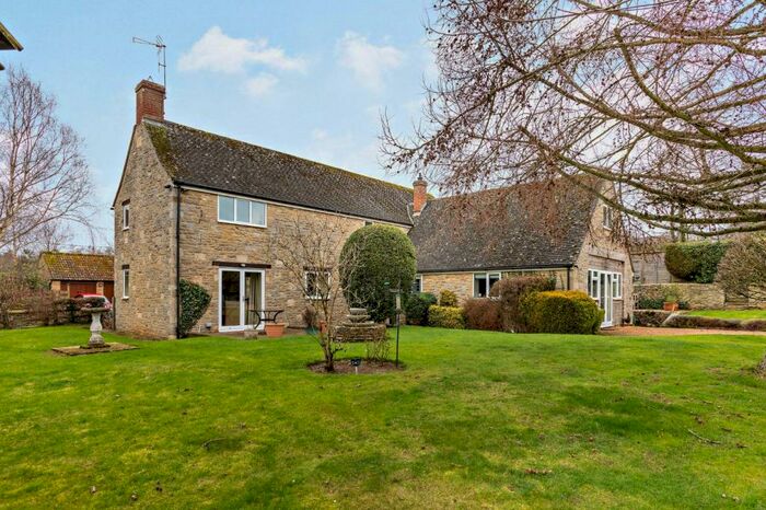 4 Bedroom Detached House For Sale In Middle Aston, Oxfordshire, OX25
