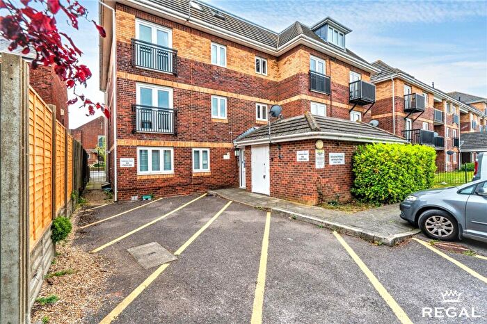 2 Bedroom Apartment For Sale In Shirley Road, Southampton, SO15