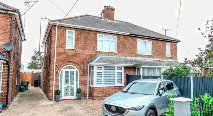3 Bedroom Semi-Detached House For Sale In Bedford Road, Brogborough, Bedford, MK43