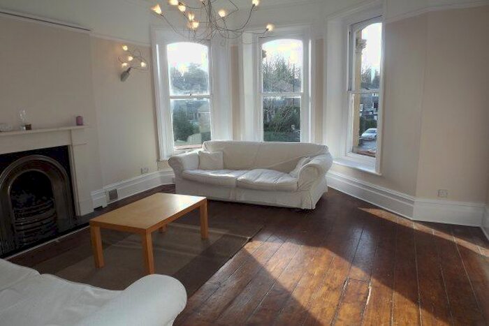 2 Bedroom Flat To Rent In A Redland Road, Bristol, BS6