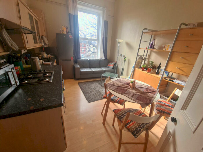 3 Bedroom House To Rent In Moorland Road, Leeds, LS6