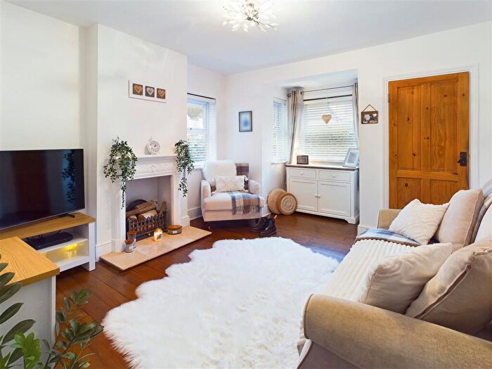 2 Bedroom Semi-Detached House For Sale In Lampits Hill, Corringham, Stanford-Le-Hope, SS17