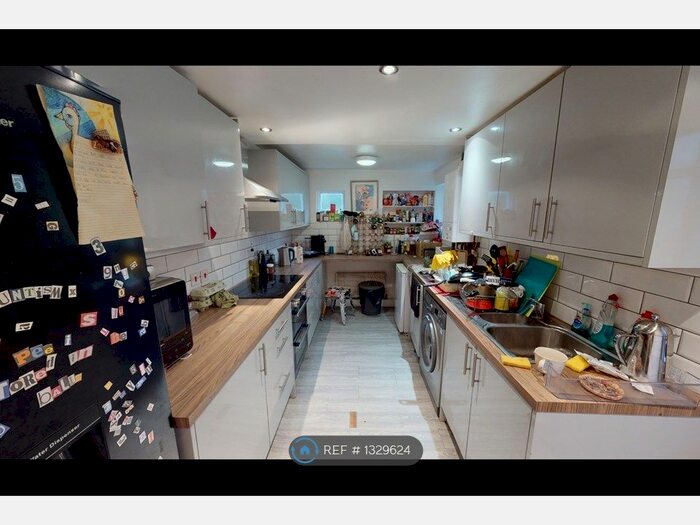 6 Bedroom Terraced House To Rent In Kings Grove, London, SE15