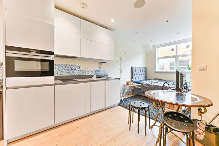 Studio To Rent In Crown Hill, Croydon, CR0