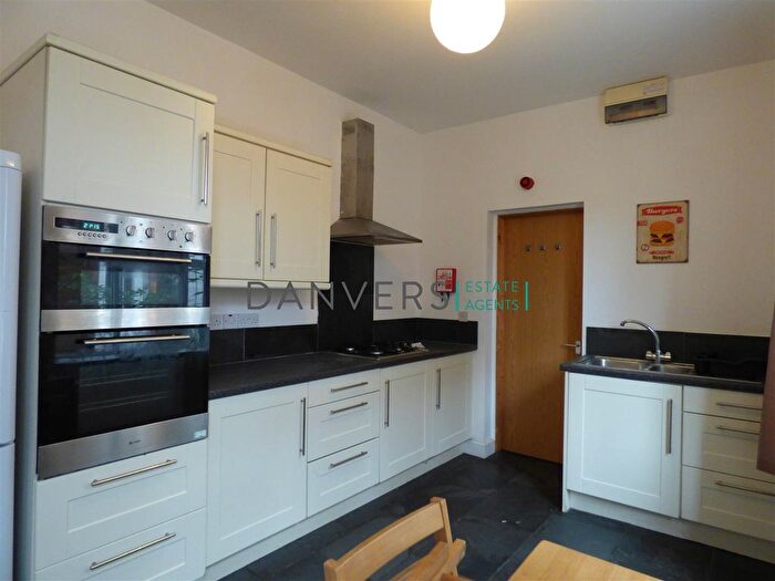 3 Bedroom Detached House To Rent In Westcotes Drive, Leicester, LE3