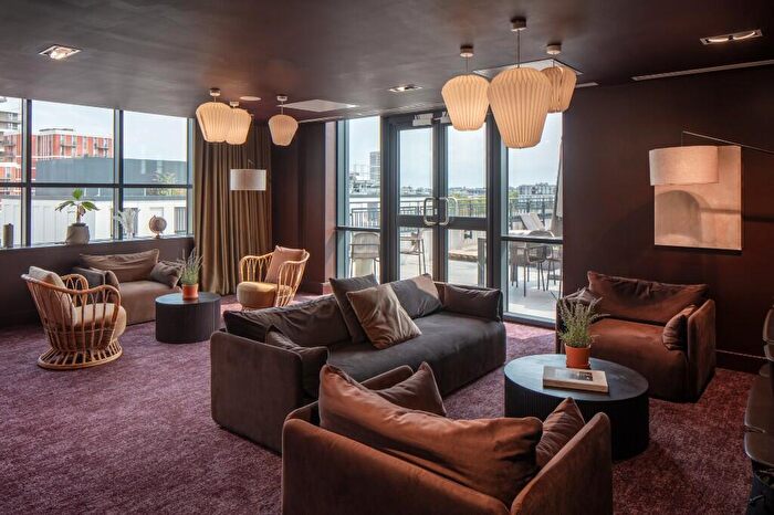 Studio To Rent In Chatfield Road, London, SW11