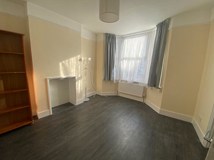 3 Bedroom End Of Terrace House To Rent In Regent Road, Gillingham, Kent, ME7