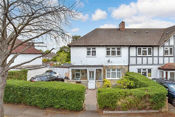 3 Bedroom End Of Terrace House For Sale In Southway, Wallington, Surrey, SM6