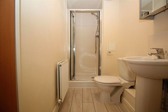 2 Bedroom Flat To Rent In Commonwealth Drive, Three Bridges, Crawley, West Sussex., RH10