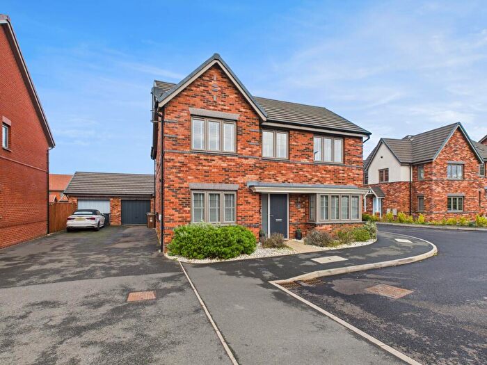 4 Bedroom Detached House For Sale In Moors Close, Mickleover, DE3