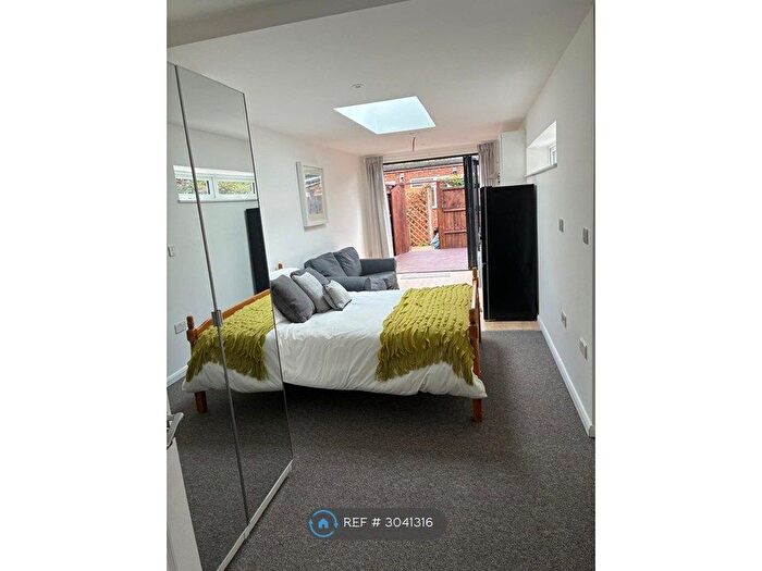 Studio To Rent In Studio, Slough, SL1