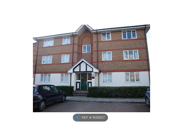 1 Bedroom Flat To Rent In Chandlers Drive, Erith, DA8