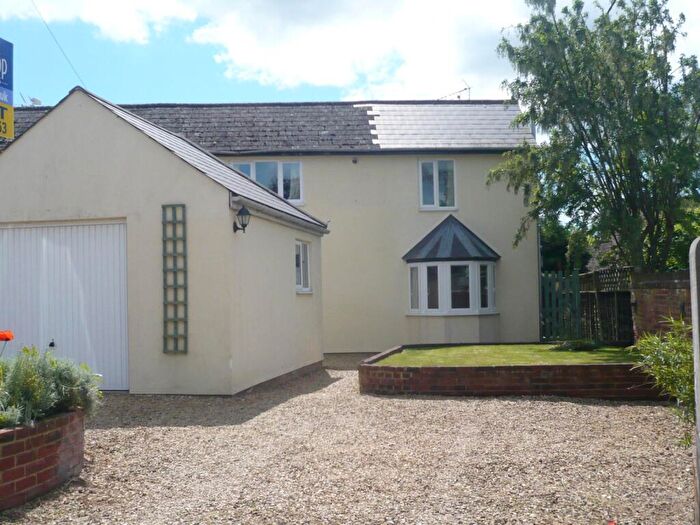 3 Bedroom Detached House To Rent In Chapel Lane, Fernham, SN7