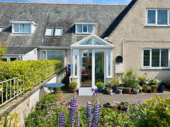 2 Bedroom Flat For Sale In Flat Wern Hall, Wern Y Wylan, Llanddona, LL58